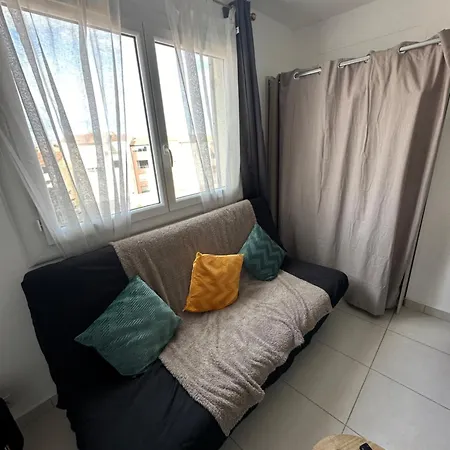 Bel Fraichement Renove Au Cap 아그