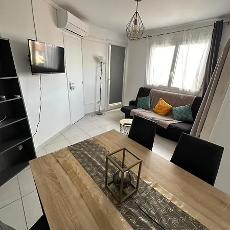 Bel Fraichement Renove Au Cap 아파트